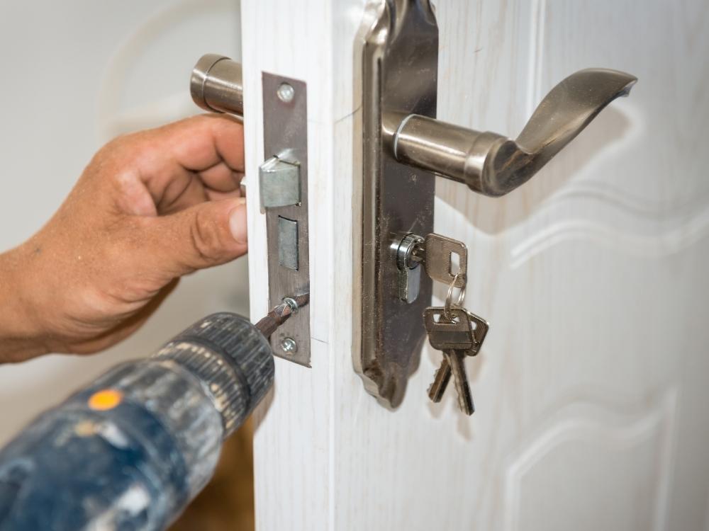 Change Door Lock JKH Engineering